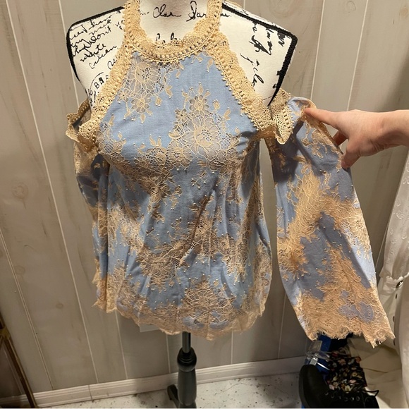 Cute Elsa ice blue cream lace cold shoulder flowy boho bell sleeve top Y2K style - Picture 11 of 13